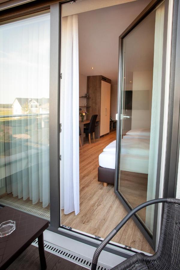 Haus Hubertus Winterspelt Exterior foto